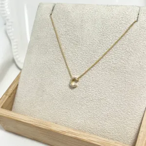 COLAR MINI LETRA CRAVEJADA MICRO ZIRCONIAS - C