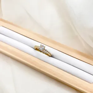 ANEL SOLITÁRIO COM MEIO ARO DE ZIRCONIAS PEDRA 5MM