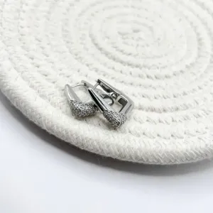 BRINCO ARGOLA ARTICULADA TRAPÉZIO MICRO ZIRCONIAS NAS PONTAS