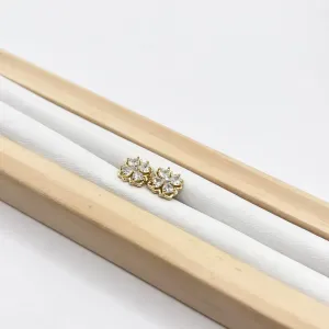 BRINCO PINO TREVO COM PEDRAS DE CORAÇÃO