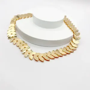 COLAR CHOKER ESCAMAS LISAS 30CM + 10CM EXTENSOR