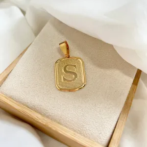 PINGENTE MEDALHA QUADRADA DE LETRA - S