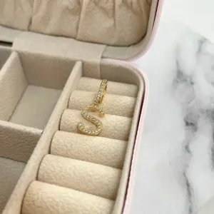 PINGENTE LETRA CRAVEJADA 1,5CM - S