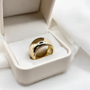 ANEL LARGO 1,3CM COM MICRO ZIRCONIA NAS LATERAIS