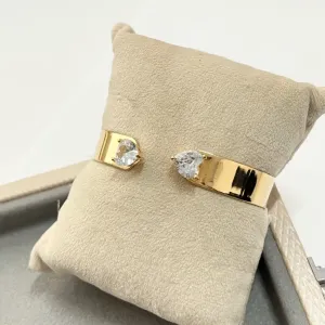 BRACELETE LARGO COM DOIS CORAÇÕES