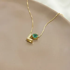 COLAR LETRA CRAVEJADA E UMA PEDRA REDONDA TURMALINA - L