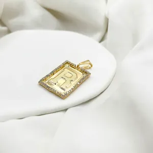 PINGENTE MEDALHA QUADRADA DE LETRA COM RIVIERA - R