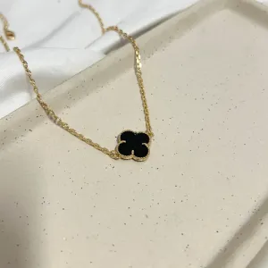 COLAR CHOKER TREVO PRETO ACRÍLICO 45CM