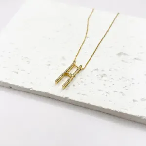 COLAR LETRA LONGA DE MICRO ZIRCONIAS - H