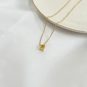 COLAR MINI LETRA - E
