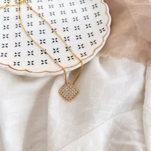 COLAR PINGENTE CHUVERINHO QUADRADO