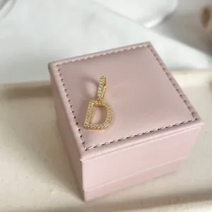 PINGENTE LETRA CRAVEJADA 1,5CM - D