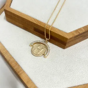COLAR LETRA GIRATÓRIA ZIRCONIA CRISTAL - H