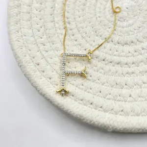 COLAR LETRA TRABALHADA E CRAVEJADA - F