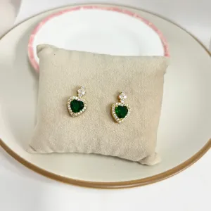 BRINCO CORAÇÃO ESMERALDA COM DETALHES EM ZIRCONIA