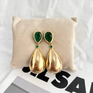 BRINCO GRANDE COM GOTA DE PEDRA VERDE ESMERALDA E GOTA LISA