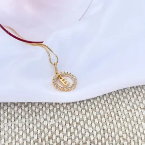 COLAR MANDALA CRISTAL COM PINGENTE DE LETRA - E