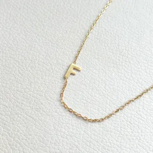 COLAR LETRA LATERAL - F