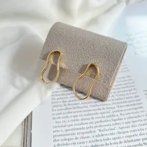 BRINCO FIO FORMATO ORGÂNICO COM MICRO ZIRCONIA