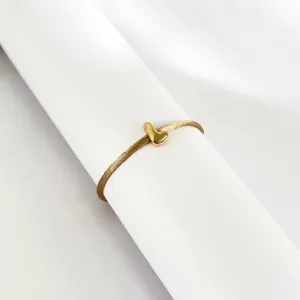 PULSEIRA FIO DE CERA COM PINGENTE DE LETRA - L