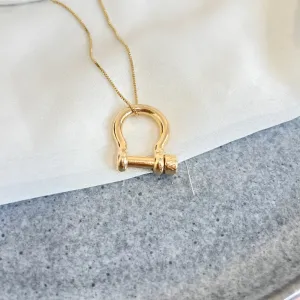 COLAR COM PINGENTE MOSQUETÃO
