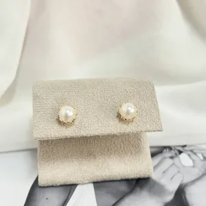 BRINCO PÉROLA DETALHES  CORAÇÃO