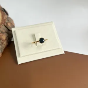 ANEL ARO COM DETALHES E PEDRA PRETA