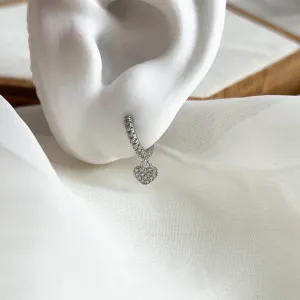 BRINCO ARGOLA ARTICULADA COM CORAÇÃO CRAVEJADO