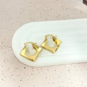 BRINCO ARGOLA QUADRADA COM FECHO ITALIANO