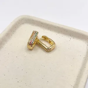 BRINCO ARGOLA ZIRCONIAS COLORIDAS RETANGULAR