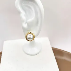 BRINCO PÉROLA COM ACABAMENTO