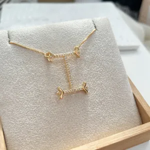 COLAR LETRA TRABALHADA E CRAVEJADA - I