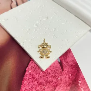 PINGENTE FILHA MENINA CRAVEJADA CRISTAL