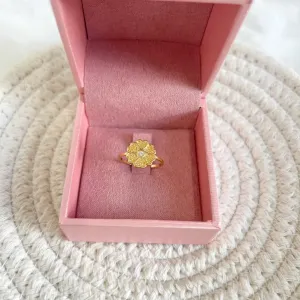 ANEL FLOR COM PONTO DE LUZ NO CENTRO