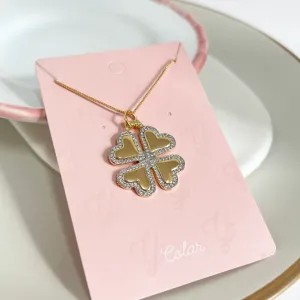 COLAR TREVO 4 FOLHAS COM DETALHE CRAVEJADO