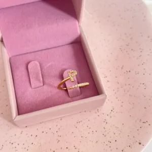 ANEL AJUSTÁVEL DE LETRA CRAVEJADO - P