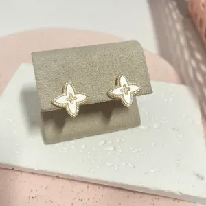 BRINCO INSPIRAÇÃO LOUIS VUITTON MADRE PÉROLA BRANCA