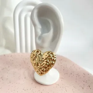 BRINCO CORAÇÃO COM DETALHES ORGÂNICOS