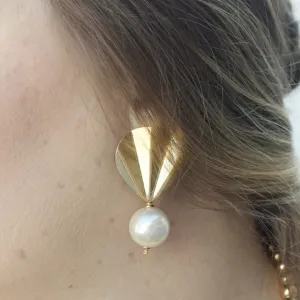 BRINCO PÉROLA COM CHAPA ÔRGANICA