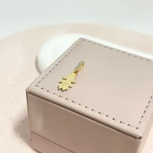 PINGENTE MENINA LETRA - P