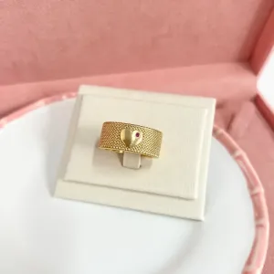 ANEL ALIANÇA COM CORAÇÃO E PONTO DE ZIRCONIA
