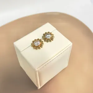 BRINCO ZIRCONIA COM ACABAMENTO DE CORAÇÕES