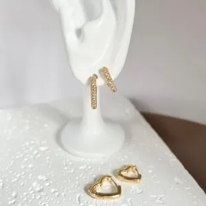 DUPLA DE BRINCO ARGOLA ARTICULADA CORAÇÃO