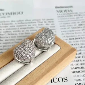 BRINCO ARGOLA CORAÇÃO CRAVEJADO