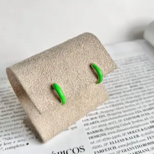 BRINCO MEDIA ARGOLA RESINADA - VERDE