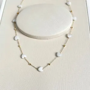 COLAR CHOKER CORAÇÕES EM MADRE PÉROLA