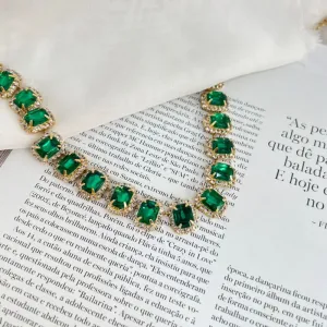 COLAR ESMERALDA EM STRASS