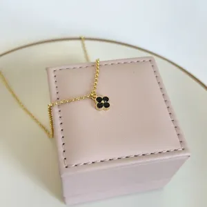 COLAR MINI TREVO PRETO 4 PEDRINHAS