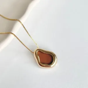 COLAR ORGÂNICO COM ACRÍLICO MARROM