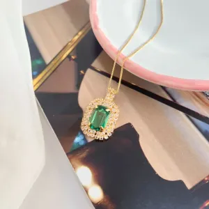 COLAR PINGENTE FESTA VERDE EM STRASS